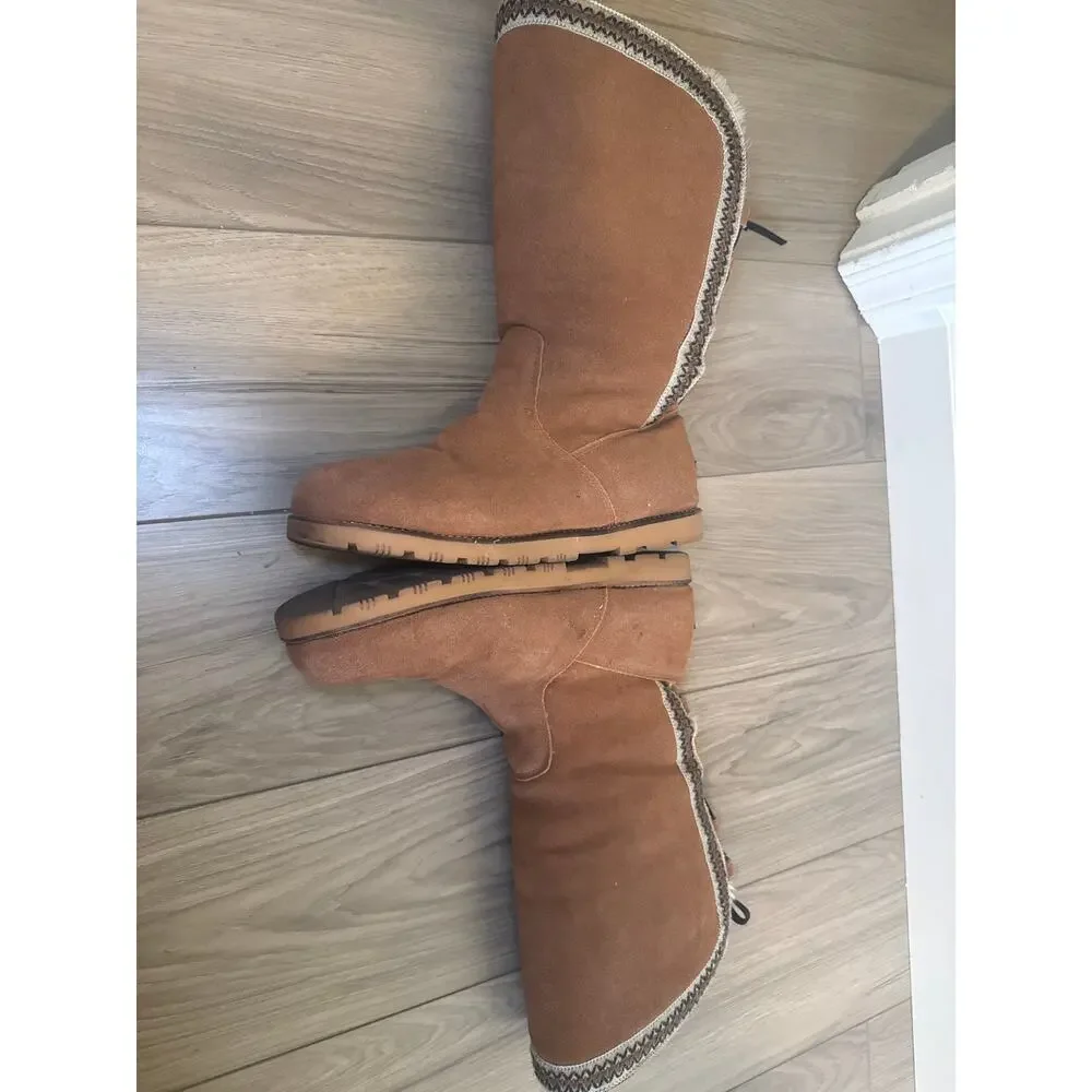 LAMO Madelyn Boots Womens Sz 8 Chestnut Suede Lace Up Back Sonoran Winter